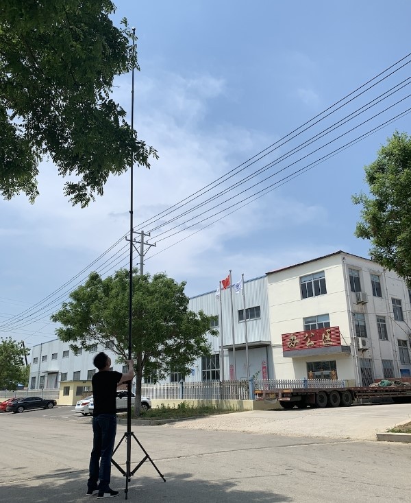 camera pole_